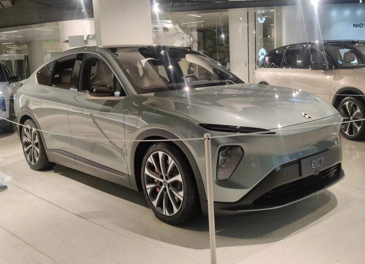 NIO EC7 EC7 Standard Range 75 kWh (653 bg) i4WD Electric - görsel 2