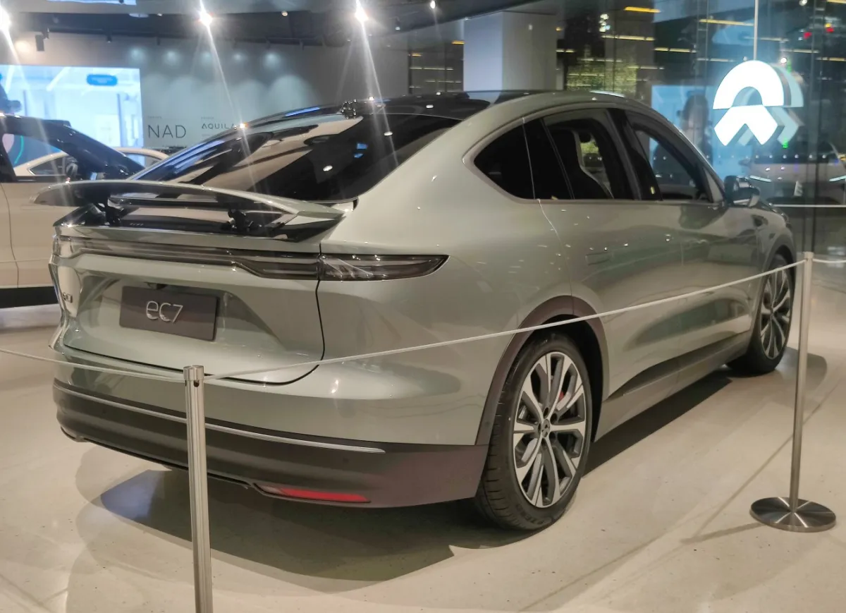 NIO EC7 EC7 Standard Range 75 kWh (653 bg) i4WD Electric - görsel 4