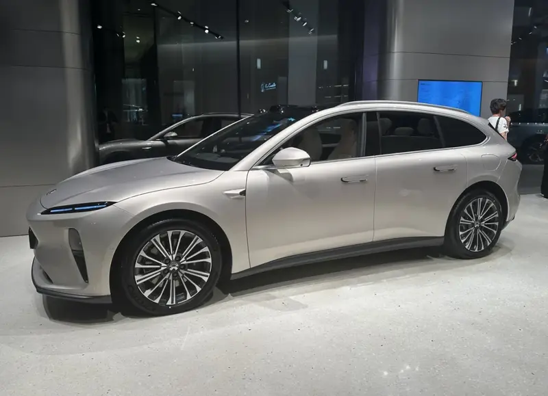 NIO ET5 - 5