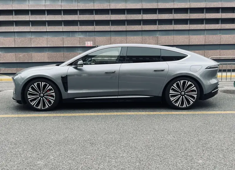 NIO ET9 ET9 100 kWh (707 bg) Electric 4WD - görsel 2