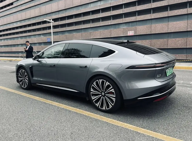 NIO ET9 ET9 100 kWh (707 bg) Electric 4WD - görsel 3