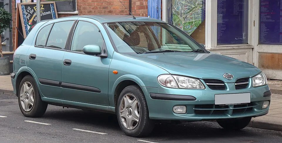 Nissan Almera Almera Tino (facelift 2003)