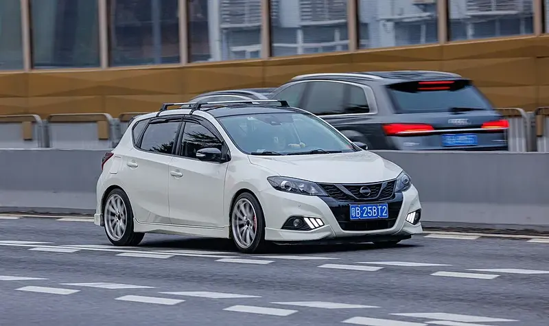 Nissan Pulsar - 2
