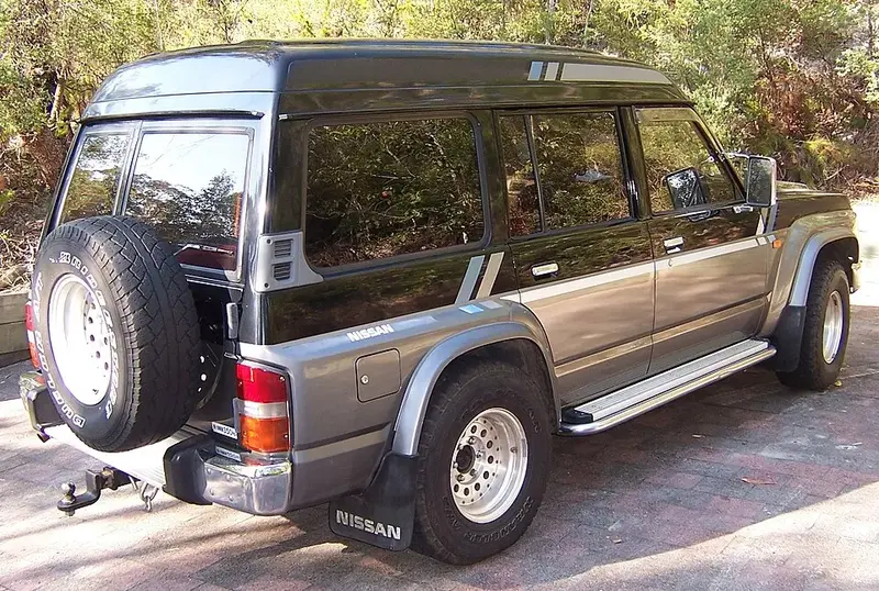 Nissan Safari - 2