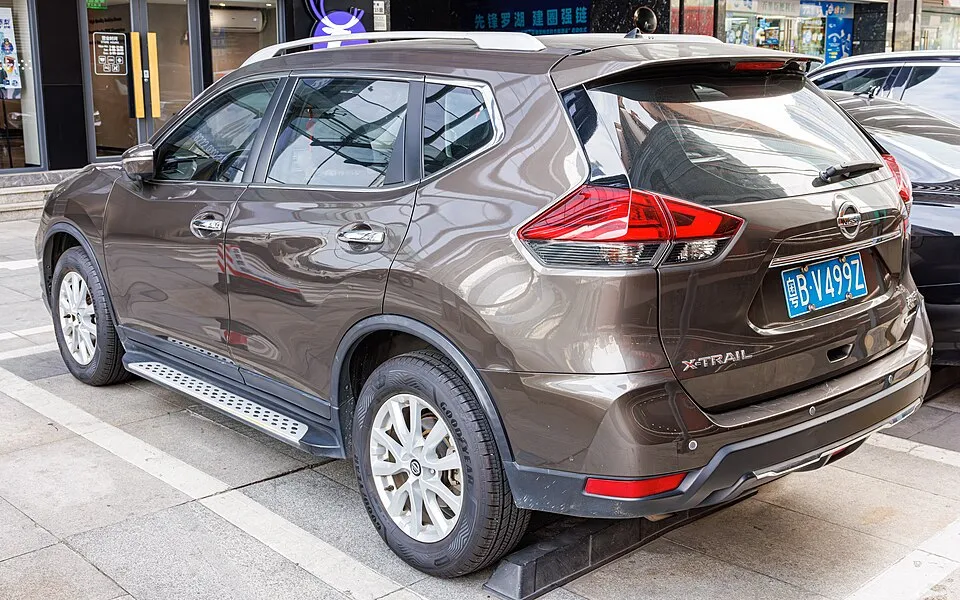 Nissan 4