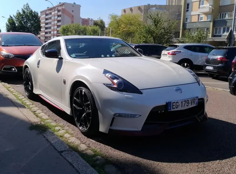 Nissan 370Z - 3
