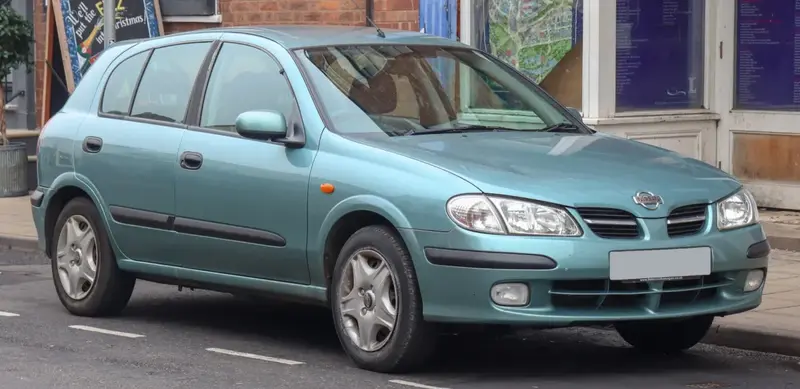 Nissan Almera Almera II Hatchback (N16)