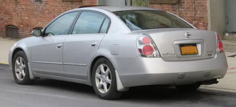 Nissan Altima - 4