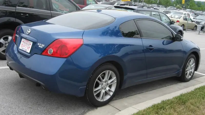 Nissan Altima - 2