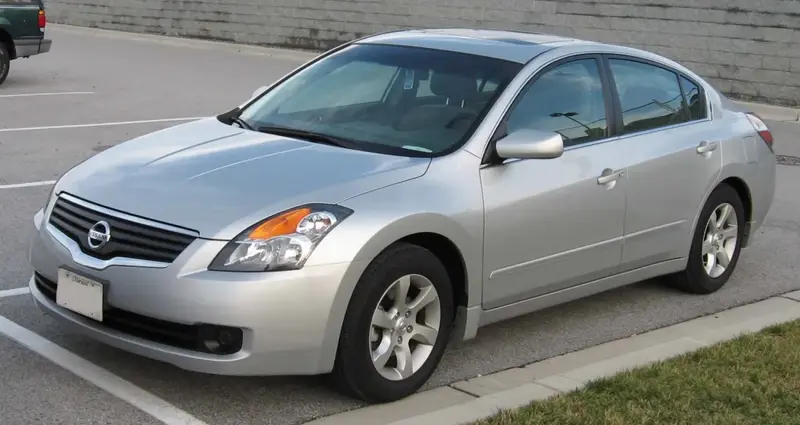Nissan Altima - 2