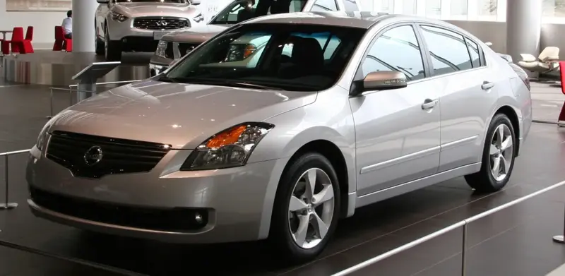 Nissan Altima - 4