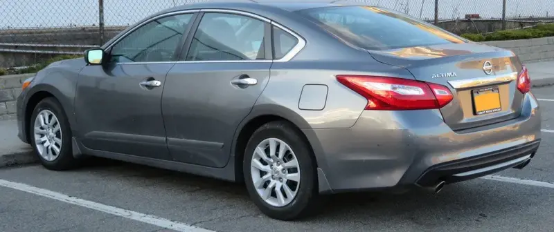 Nissan Altima - 2