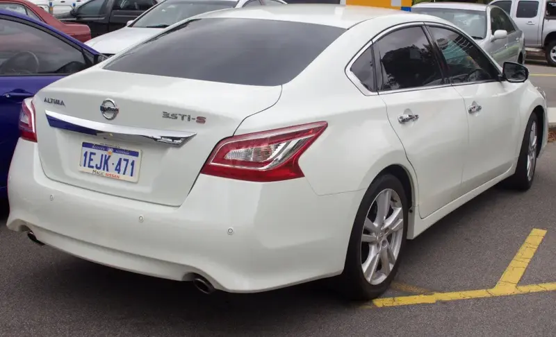 Nissan Altima - 3