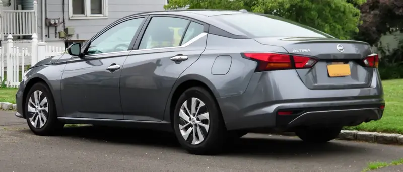 Nissan Altima - 2