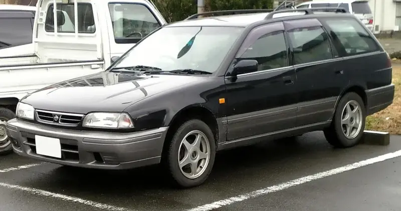 Nissan Avenir Avenir (W10)