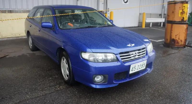 Nissan Avenir - 2