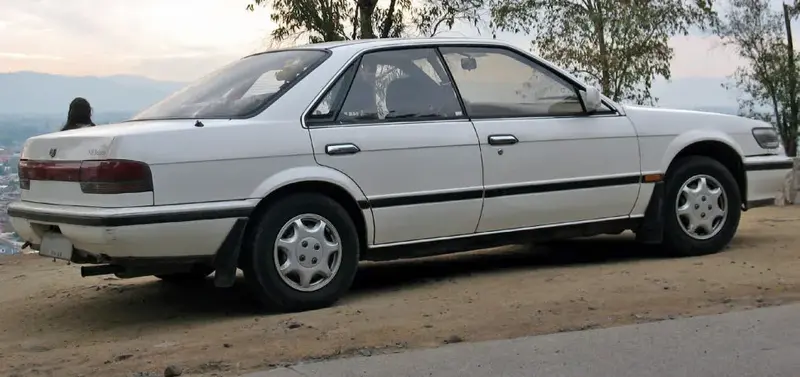 Nissan Bluebird - 2