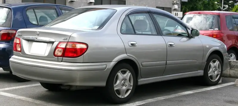 Nissan Bluebird - 2