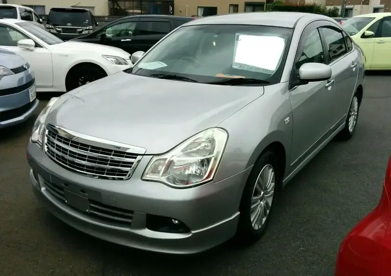 Nissan Bluebird - 5