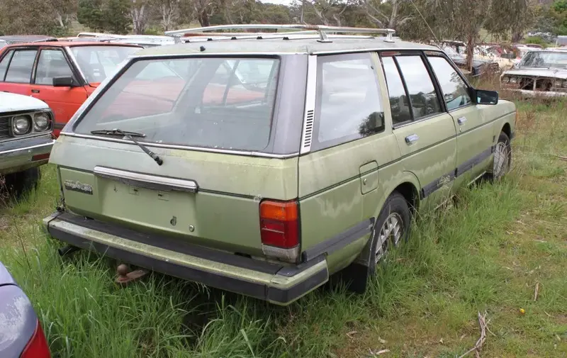 Nissan Bluebird - 2