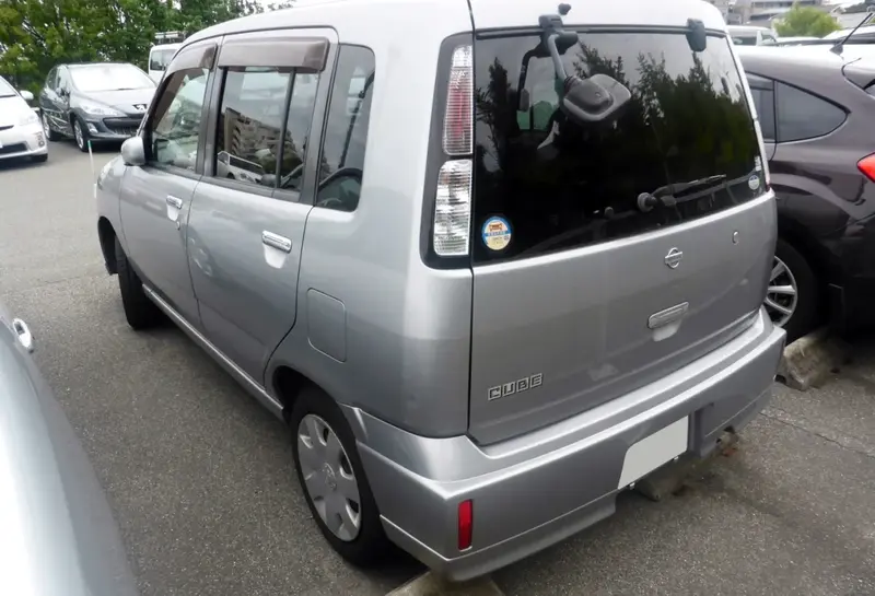 Nissan Cube - 4