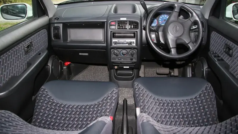 Nissan Cube - 5