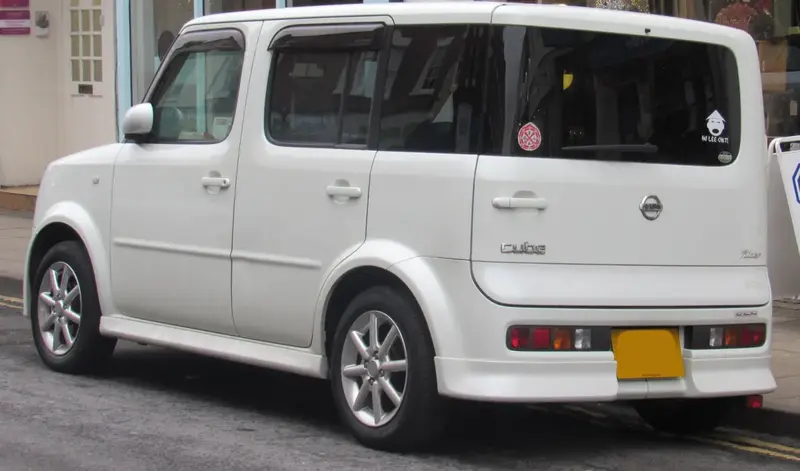 Nissan Cube - 4