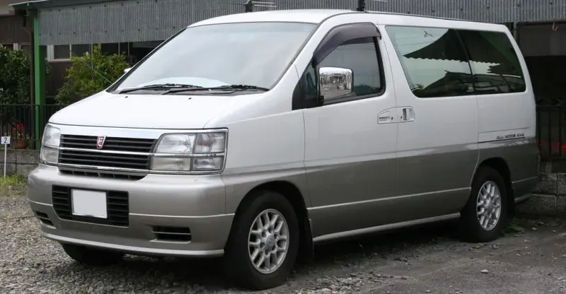 Nissan Elgrand - 1