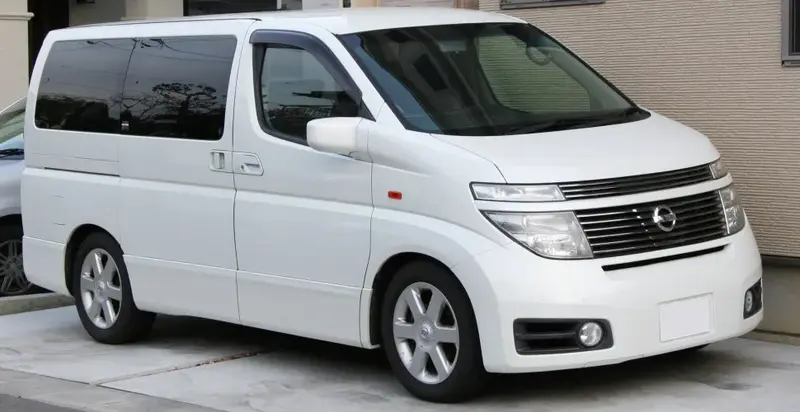 Nissan Elgrand - 1