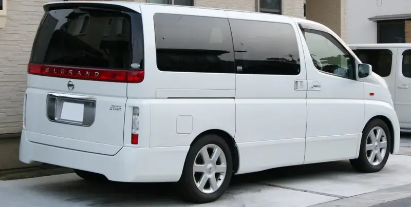 Nissan Elgrand - 2