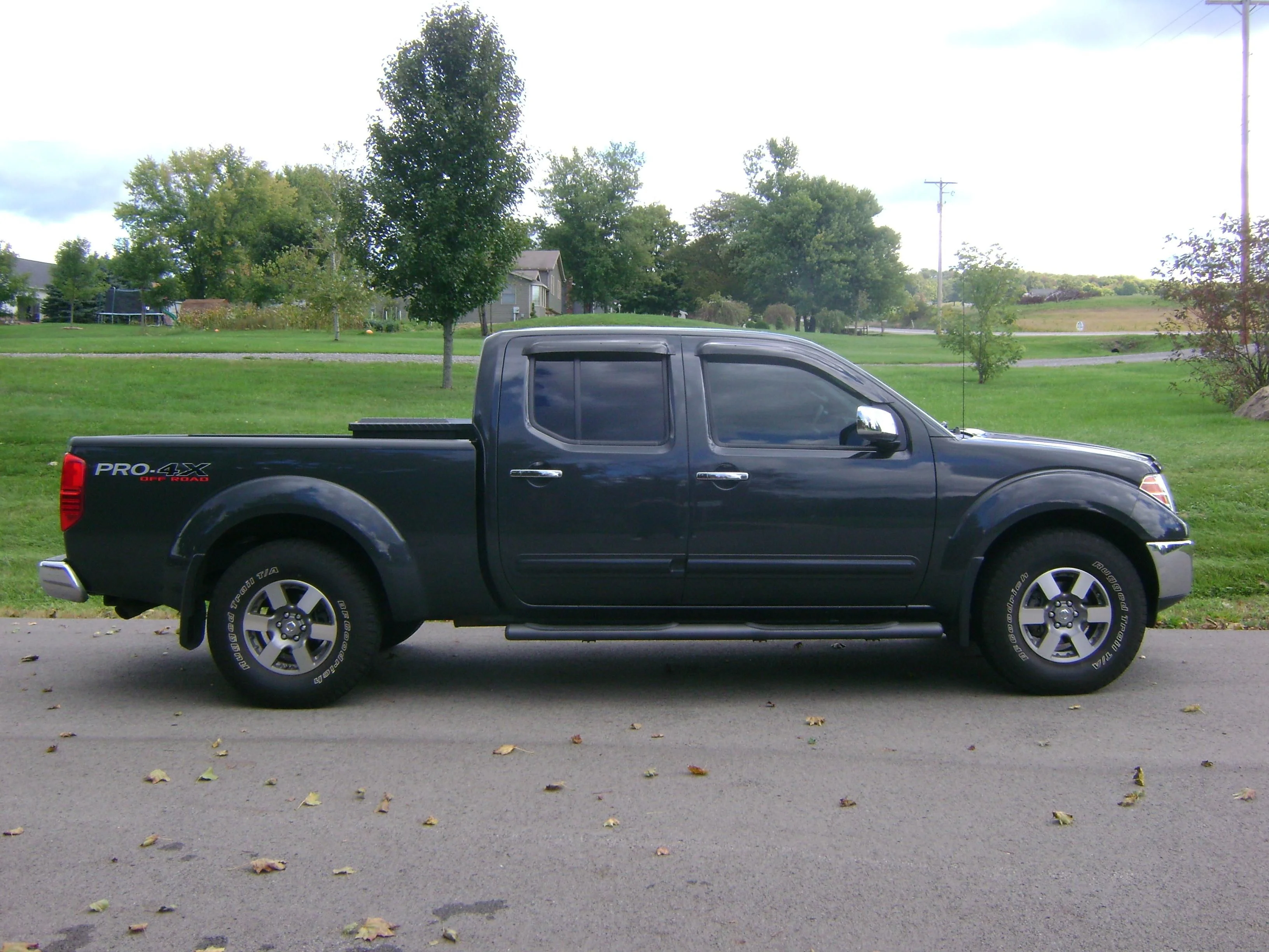 Nissan Frontier Frontier III Crew Cab Long
