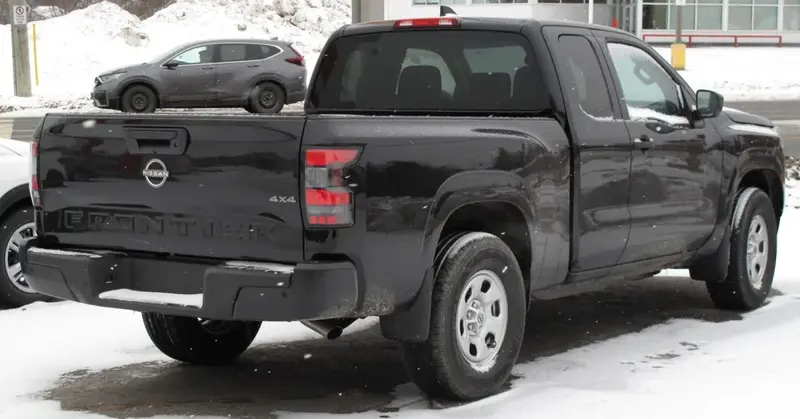 Nissan Frontier - 2