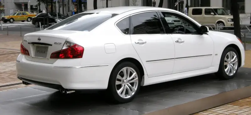Nissan Fuga - 2