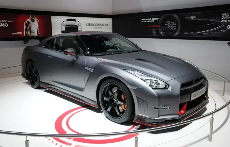 Nissan GT-R - 2
