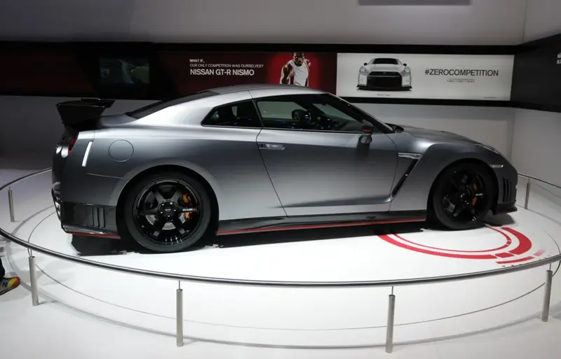 Nissan GT-R - 3