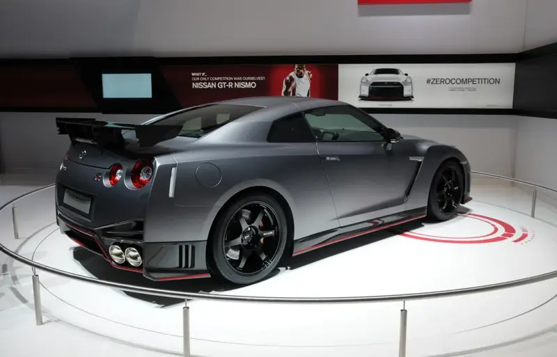 Nissan GT-R - 4