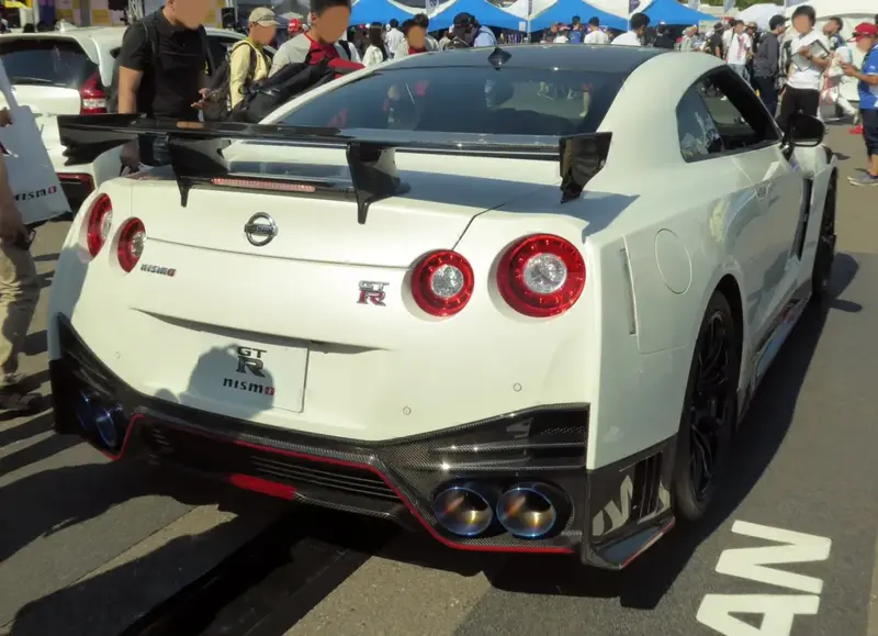 Nissan GT-R - 2
