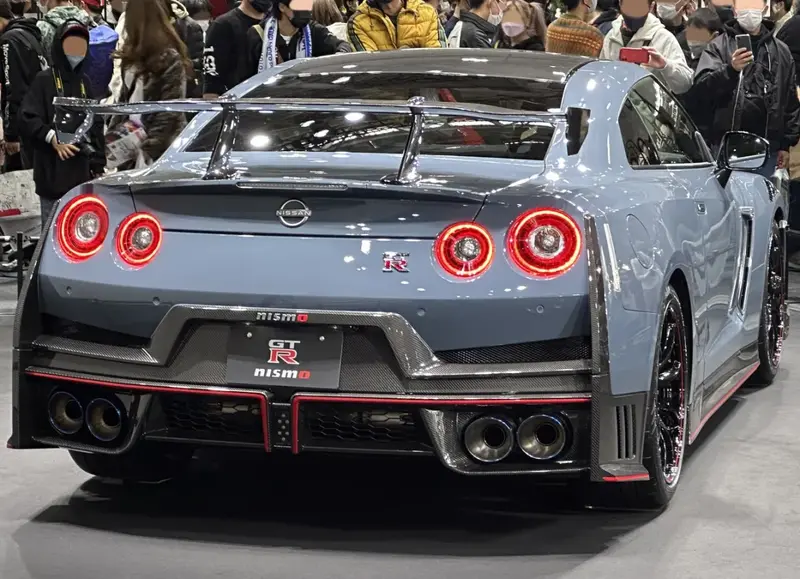 Nissan GT-R - 3