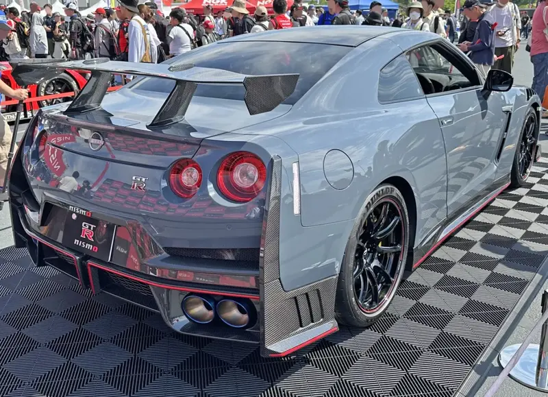 Nissan GT-R - 5