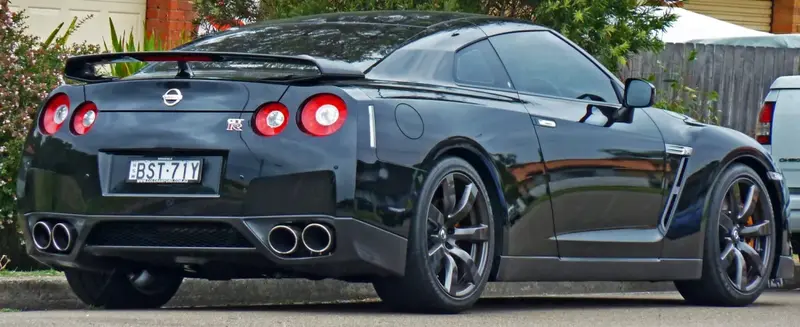 Nissan GT-R - 4
