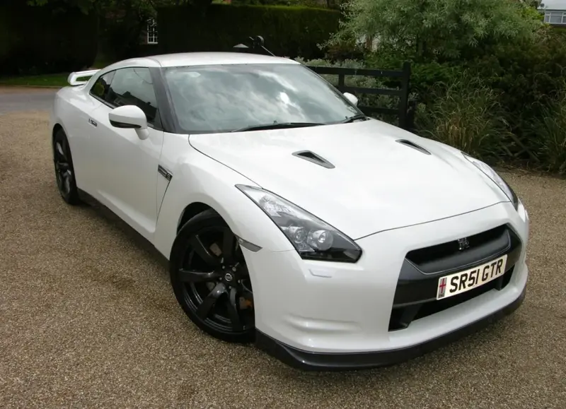 Nissan GT-R - 5
