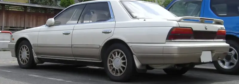 Nissan Laurel - 2