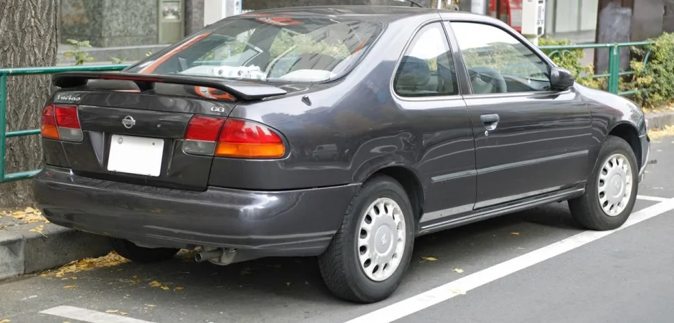 Nissan Lucino Lucino 1.8 i 16V SS (140 bg) - görsel 2