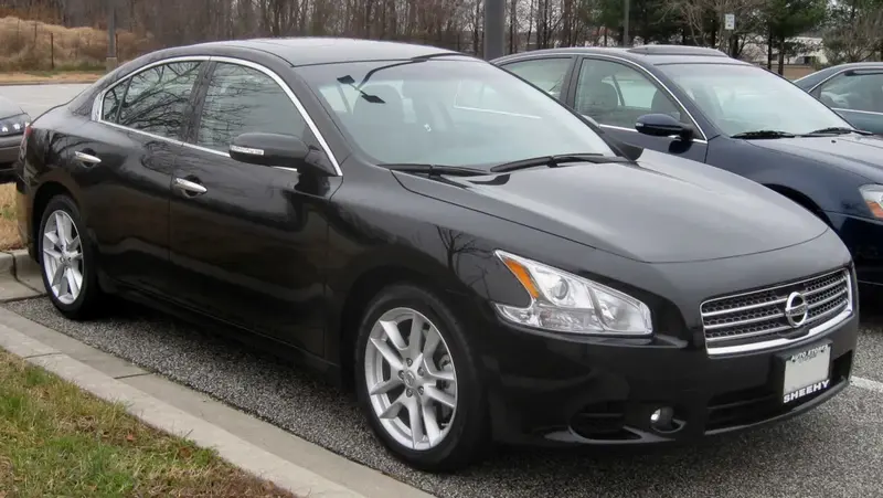 Nissan Maxima - 3