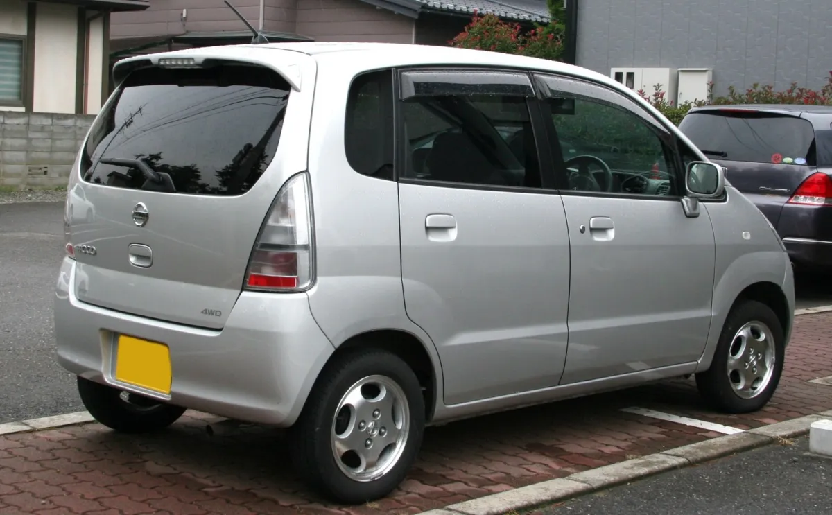 Nissan 4