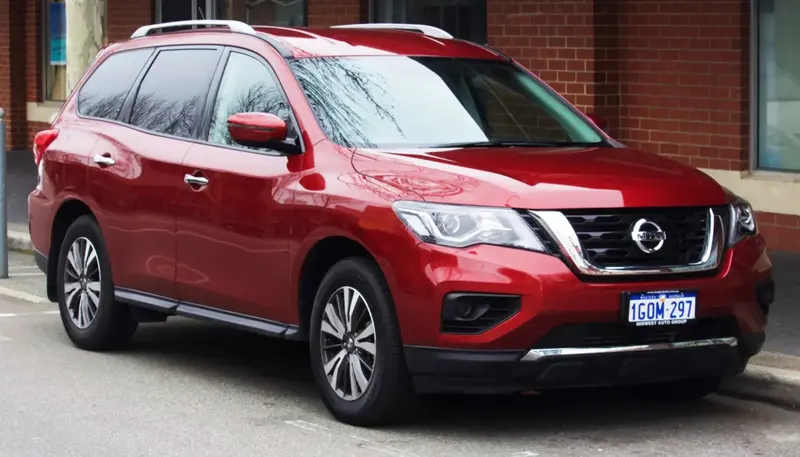 Nissan Pathfinder - 1