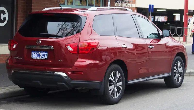 Nissan Pathfinder - 2
