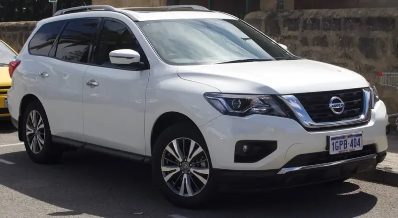 Nissan Pathfinder - 3