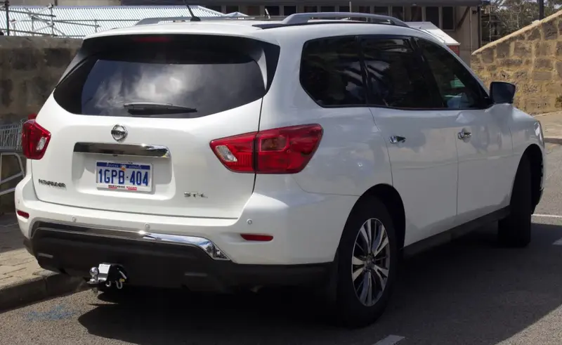 Nissan Pathfinder - 4