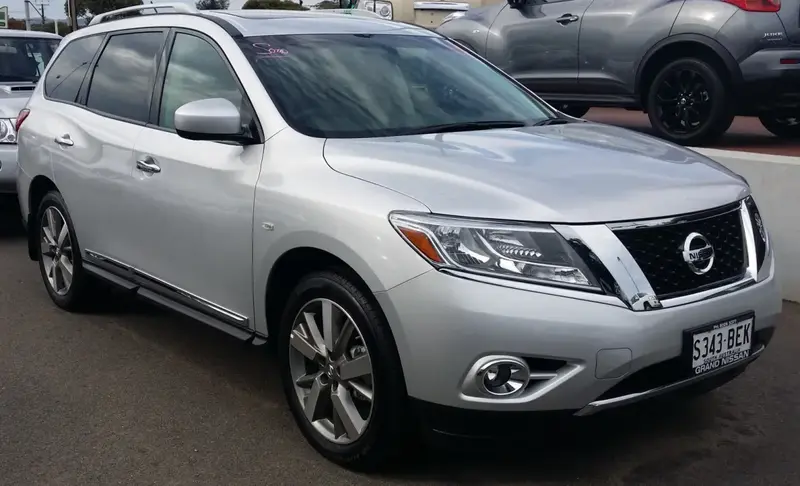 Nissan Pathfinder - 3